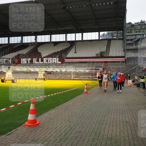 07.12.2025 - St. Pauli X-Mass-Run No. 15 Fabian Wolf http://msf.ph/oto/9397025 07.12.2025 10:42:34 Ziel 519, 563, 625, 1272, 1358, 1434, 2012, 2013, 2061, 2155, 2157, 2621, 2622, 2722, 2931, 3399, 4394 meine-sportfotos.de