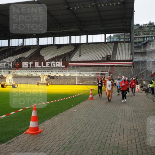 07.12.2025 - St. Pauli X-Mass-Run No. 15 Fabian Wolf http://msf.ph/oto/9397029 07.12.2025 10:42:35 Ziel 519, 563, 625, 1272, 1358, 1434, 2012, 2013, 2061, 2155, 2157, 2621, 2622, 2722, 2931, 3399, 4394 meine-sportfotos.de
