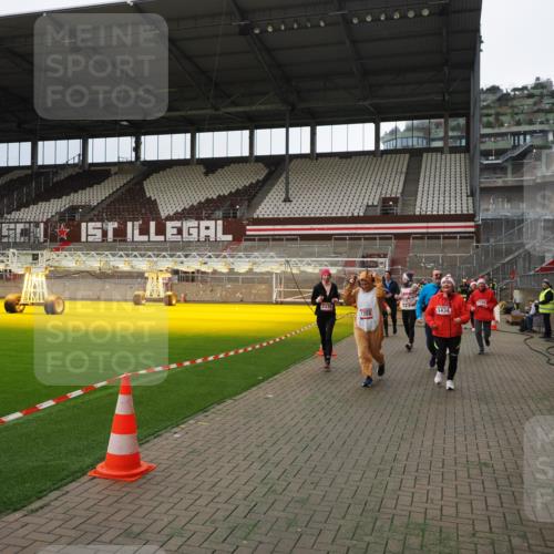 07.12.2025 - St. Pauli X-Mass-Run No. 15 Fabian Wolf http://msf.ph/oto/9397034 07.12.2025 10:42:36 Ziel 519, 563, 625, 1272, 1358, 1434, 2012, 2013, 2061, 2155, 2157, 2621, 2622, 2722, 2931, 3399, 4394, 4594 meine-sportfotos.de