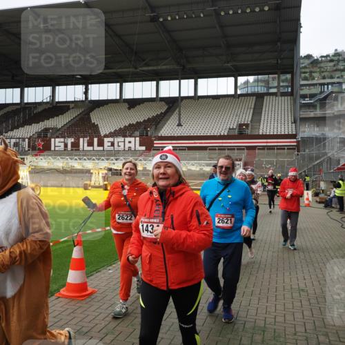 07.12.2025 - St. Pauli X-Mass-Run No. 15 Fabian Wolf http://msf.ph/oto/9397047 07.12.2025 10:42:39 Ziel 519, 563, 625, 1272, 1358, 1434, 2012, 2013, 2061, 2155, 2157, 2621, 2622, 2722, 4394, 4594 meine-sportfotos.de