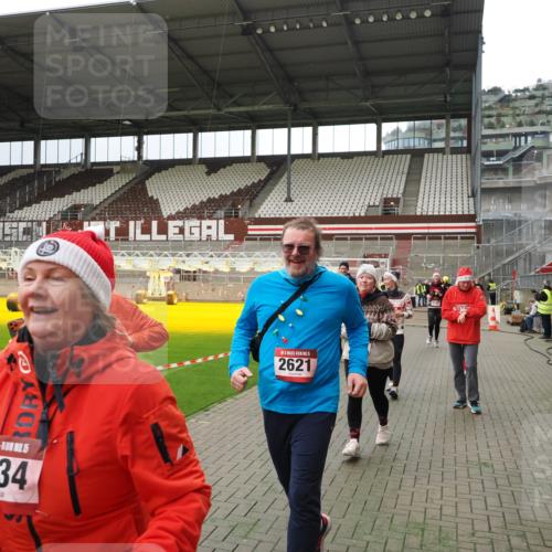 07.12.2025 - St. Pauli X-Mass-Run No. 15 Fabian Wolf http://msf.ph/oto/9397050 07.12.2025 10:42:40 Ziel 519, 563, 598, 625, 1272, 1358, 1434, 2012, 2013, 2061, 2155, 2621, 2622, 2722, 4394, 4594 meine-sportfotos.de