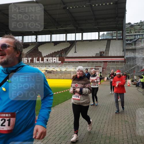 07.12.2025 - St. Pauli X-Mass-Run No. 15 Fabian Wolf http://msf.ph/oto/9397054 07.12.2025 10:42:41 Ziel 519, 598, 604, 625, 1358, 1434, 1758, 2012, 2061, 2155, 2621, 2622, 2722, 4394, 4594, 4857 meine-sportfotos.de