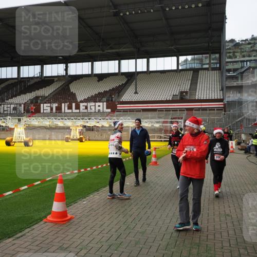 07.12.2025 - St. Pauli X-Mass-Run No. 15 Fabian Wolf http://msf.ph/oto/9397063 07.12.2025 10:42:42 Ziel 519, 598, 604, 625, 1358, 1434, 1758, 2012, 2061, 2155, 2621, 2622, 2722, 4394, 4594, 4857 meine-sportfotos.de