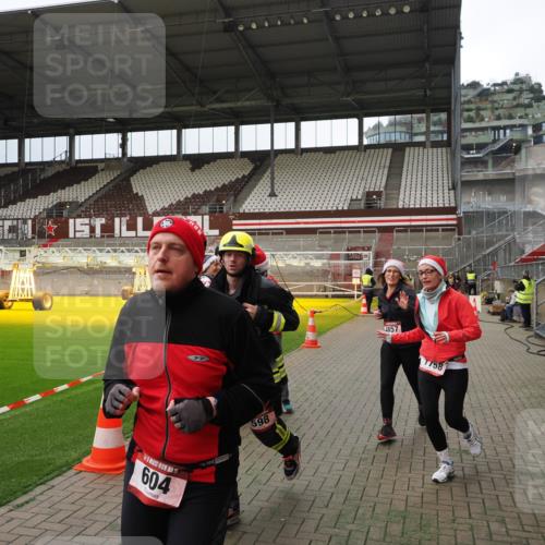 07.12.2025 - St. Pauli X-Mass-Run No. 15 Fabian Wolf http://msf.ph/oto/9397084 07.12.2025 10:42:48 Ziel 519, 598, 604, 625, 1758, 2061, 2155, 2621, 2622, 4394, 4594, 4857 meine-sportfotos.de