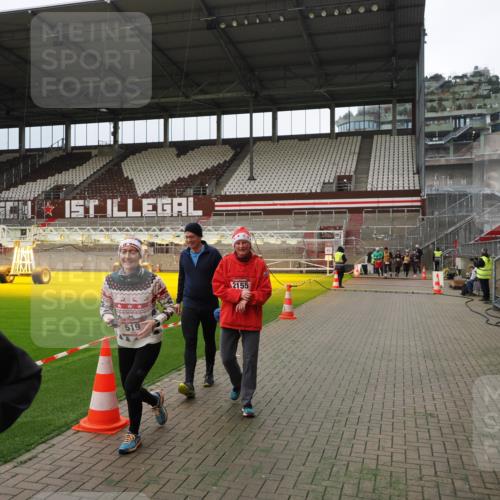 07.12.2025 - St. Pauli X-Mass-Run No. 15 Fabian Wolf http://msf.ph/oto/9397093 07.12.2025 10:42:50 Ziel 519, 598, 604, 625, 1758, 2061, 2155, 4394, 4594, 4857 meine-sportfotos.de