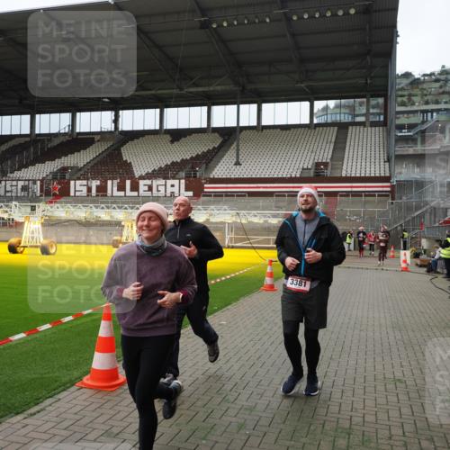 07.12.2025 - St. Pauli X-Mass-Run No. 15 Fabian Wolf http://msf.ph/oto/9397117 07.12.2025 10:43:03 Ziel 296, 1301, 2336, 2337, 2802, 2901, 3381, 4161, 4621 meine-sportfotos.de