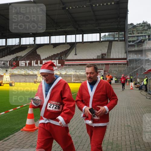 07.12.2025 - St. Pauli X-Mass-Run No. 15 Fabian Wolf http://msf.ph/oto/9397154 07.12.2025 10:43:20 Ziel 1053, 1301, 1616, 1814, 1936, 2052, 2053, 2724, 2726, 2761, 2762, 3022, 3038 meine-sportfotos.de