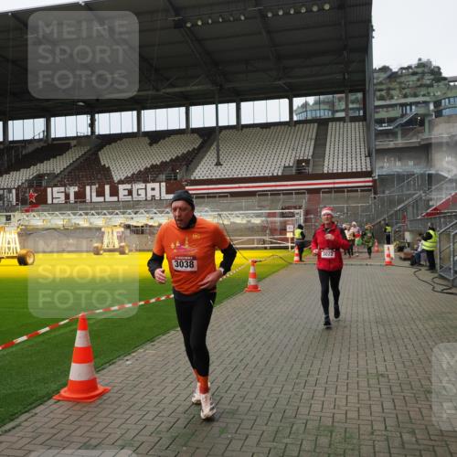 07.12.2025 - St. Pauli X-Mass-Run No. 15 Fabian Wolf http://msf.ph/oto/9397162 07.12.2025 10:43:24 Ziel 1053, 1616, 1814, 1936, 2052, 2053, 2724, 2726, 2761, 2762, 3022, 3038, 3226, 3237 meine-sportfotos.de