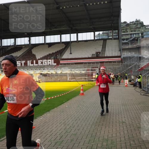 07.12.2025 - St. Pauli X-Mass-Run No. 15 Fabian Wolf http://msf.ph/oto/9397164 07.12.2025 10:43:25 Ziel 559, 1053, 1616, 1814, 1936, 2459, 2724, 2726, 2761, 2762, 3022, 3038, 3226, 3237 meine-sportfotos.de