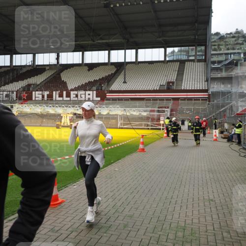 07.12.2025 - St. Pauli X-Mass-Run No. 15 Fabian Wolf http://msf.ph/oto/9397246 07.12.2025 10:44:00 Ziel 32, 179, 1651, 2499, 2950, 2955, 4254, 4255 meine-sportfotos.de