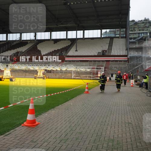 07.12.2025 - St. Pauli X-Mass-Run No. 15 Fabian Wolf http://msf.ph/oto/9397251 07.12.2025 10:44:01 Ziel 32, 179, 1651, 2499, 2950, 2955, 4254, 4255 meine-sportfotos.de