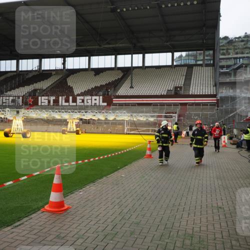 07.12.2025 - St. Pauli X-Mass-Run No. 15 Fabian Wolf http://msf.ph/oto/9397258 07.12.2025 10:44:04 Ziel 32, 179, 1651, 2499, 2950, 2955, 3012, 4254, 4255 meine-sportfotos.de