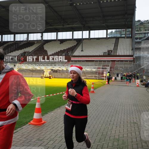 07.12.2025 - St. Pauli X-Mass-Run No. 15 Fabian Wolf http://msf.ph/oto/9397314 07.12.2025 10:44:16 Ziel 32, 179, 1089, 1651, 1947, 1948, 3012 meine-sportfotos.de