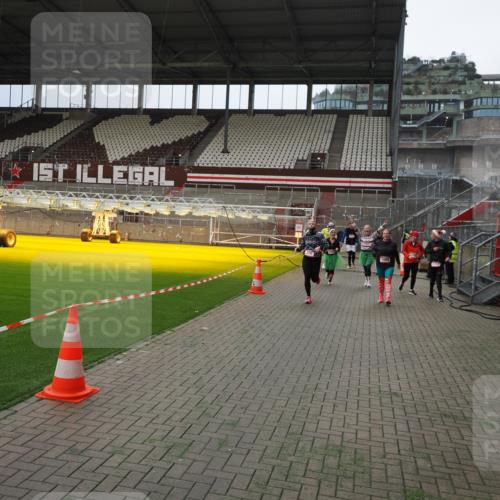 07.12.2025 - St. Pauli X-Mass-Run No. 15 Fabian Wolf http://msf.ph/oto/9397321 07.12.2025 10:44:22 Ziel 220, 571, 1051, 1059, 1060, 1089, 1421, 1947, 1948, 2357, 2359, 3012 meine-sportfotos.de