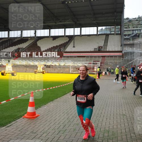 07.12.2025 - St. Pauli X-Mass-Run No. 15 Fabian Wolf http://msf.ph/oto/9397340 07.12.2025 10:44:27 Ziel 220, 571, 1051, 1059, 1060, 1089, 1421, 1947, 1948, 2357, 2359 meine-sportfotos.de