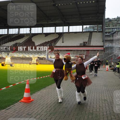 07.12.2025 - St. Pauli X-Mass-Run No. 15 Fabian Wolf http://msf.ph/oto/9397417 07.12.2025 10:45:05 Ziel 86, 791, 793, 1415, 1419, 1546, 2158, 2524, 2525, 4876 meine-sportfotos.de
