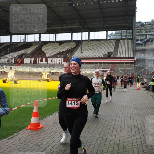 07.12.2025 - St. Pauli X-Mass-Run No. 15 Fabian Wolf http://msf.ph/oto/9397424 07.12.2025 10:45:09 Ziel 631, 636, 791, 793, 1245, 1415, 1419, 1546, 2158, 2524, 2525, 3350, 4876 meine-sportfotos.de