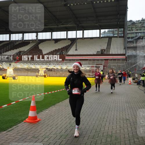 07.12.2025 - St. Pauli X-Mass-Run No. 15 Fabian Wolf http://msf.ph/oto/9397433 07.12.2025 10:45:11 Ziel 631, 636, 791, 793, 1245, 1415, 1419, 1546, 2086, 2158, 2524, 2525, 3350 meine-sportfotos.de