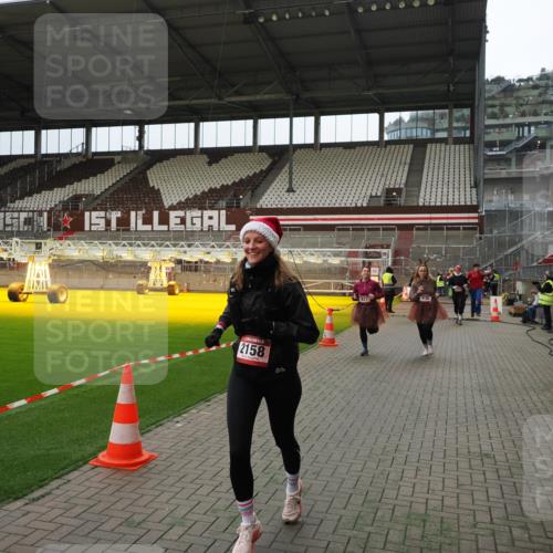 07.12.2025 - St. Pauli X-Mass-Run No. 15 Fabian Wolf http://msf.ph/oto/9397434 07.12.2025 10:45:11 Ziel 631, 636, 791, 793, 1245, 1415, 1419, 1546, 2086, 2158, 2524, 2525, 3350 meine-sportfotos.de