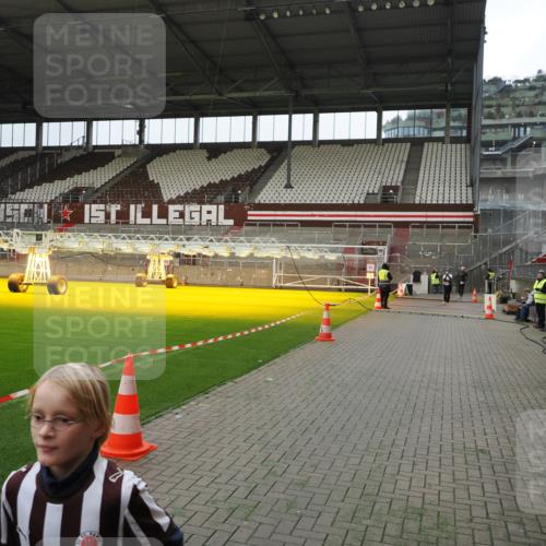07.12.2025 - St. Pauli X-Mass-Run No. 15 Fabian Wolf http://msf.ph/oto/9397494 07.12.2025 10:45:27 Ziel 82, 401, 430, 467, 1096, 1245, 2086, 2220, 2355, 2356, 2535, 2926, 2934, 3350 meine-sportfotos.de
