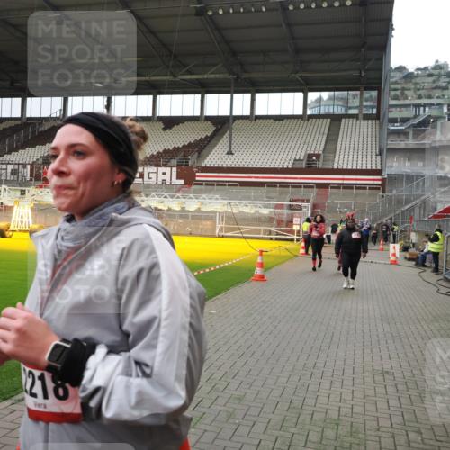 07.12.2025 - St. Pauli X-Mass-Run No. 15 Fabian Wolf http://msf.ph/oto/9397536 07.12.2025 10:45:48 Ziel 1823, 2076, 2079, 2089, 2218, 2324, 2326, 3835, 3838, 4616, 4619, 4620, 4762, 4854, 4860 meine-sportfotos.de