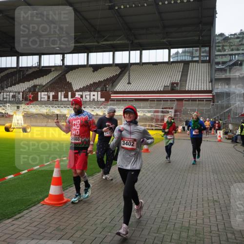 07.12.2025 - St. Pauli X-Mass-Run No. 15 Fabian Wolf http://msf.ph/oto/9397576 07.12.2025 10:46:02 Ziel 178, 183, 908, 1041, 1094, 1715, 1955, 2076, 2079, 2080, 2089, 2334, 2423, 2733, 2734, 4616, 4619, 4620 meine-sportfotos.de