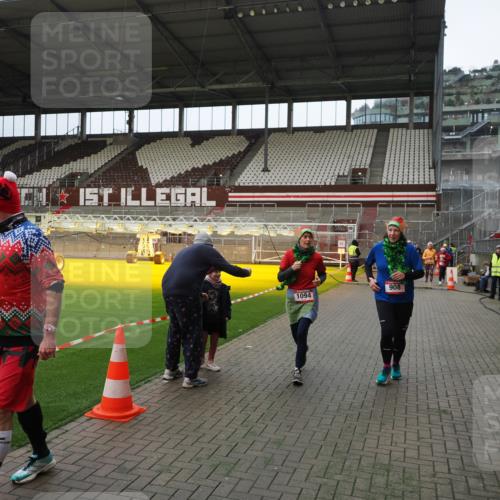07.12.2025 - St. Pauli X-Mass-Run No. 15 Fabian Wolf http://msf.ph/oto/9397581 07.12.2025 10:46:03 Ziel 162, 178, 183, 908, 1041, 1094, 1715, 1955, 2079, 2080, 2089, 2334, 2423, 2733, 2734, 4616, 4619, 4620 meine-sportfotos.de