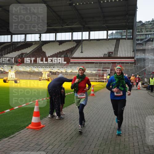 07.12.2025 - St. Pauli X-Mass-Run No. 15 Fabian Wolf http://msf.ph/oto/9397584 07.12.2025 10:46:04 Ziel 162, 178, 183, 908, 1041, 1094, 1715, 1955, 2080, 2334, 2423, 2733, 2734, 4616, 4619, 4620 meine-sportfotos.de