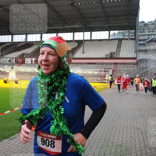 07.12.2025 - St. Pauli X-Mass-Run No. 15 Fabian Wolf http://msf.ph/oto/9397589 07.12.2025 10:46:05 Ziel 162, 178, 183, 908, 1041, 1094, 1715, 1955, 2080, 2334, 2423, 2733, 2734, 4616, 4619, 4620 meine-sportfotos.de