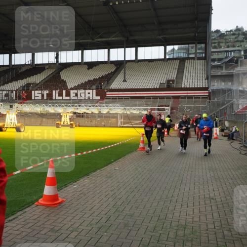 07.12.2025 - St. Pauli X-Mass-Run No. 15 Fabian Wolf http://msf.ph/oto/9397611 07.12.2025 10:46:12 Ziel 38, 41, 153, 162, 168, 178, 183, 908, 1094, 1955, 2082, 2216, 2334, 2423, 2574 meine-sportfotos.de