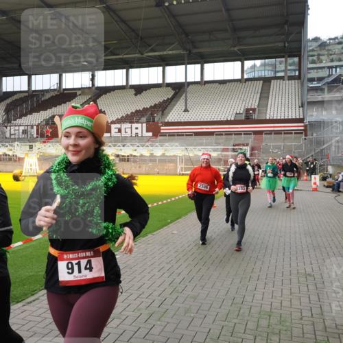 07.12.2025 - St. Pauli X-Mass-Run No. 15 Fabian Wolf http://msf.ph/oto/9397650 07.12.2025 10:46:23 Ziel 38, 41, 153, 162, 168, 479, 485, 639, 641, 914, 917, 1040, 1043, 2082, 2092, 2216, 2303, 2306, 2574, 2960, 4589 meine-sportfotos.de