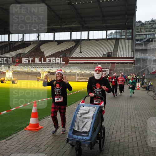 07.12.2025 - St. Pauli X-Mass-Run No. 15 Fabian Wolf http://msf.ph/oto/9397684 07.12.2025 10:46:31 Ziel 153, 221, 479, 485, 639, 641, 914, 917, 921, 1040, 1043, 1242, 2092, 2303, 2306, 2536, 2960, 2965, 2998, 3001, 4589 meine-sportfotos.de