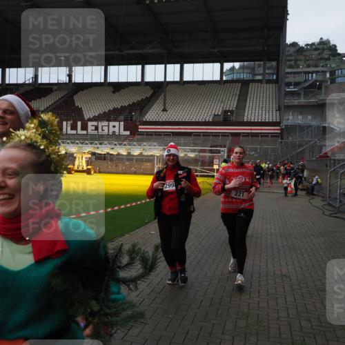 07.12.2025 - St. Pauli X-Mass-Run No. 15 Fabian Wolf http://msf.ph/oto/9397698 07.12.2025 10:46:34 Ziel 58, 221, 479, 485, 639, 641, 914, 917, 921, 1040, 1043, 1242, 2092, 2303, 2306, 2488, 2536, 2960, 2965, 2998, 3001, 4589 meine-sportfotos.de