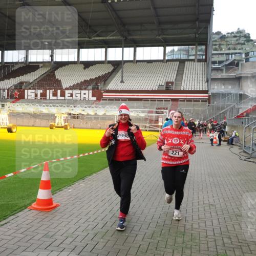 07.12.2025 - St. Pauli X-Mass-Run No. 15 Fabian Wolf http://msf.ph/oto/9397699 07.12.2025 10:46:35 Ziel 58, 81, 221, 479, 485, 639, 641, 921, 1040, 1043, 1242, 2092, 2303, 2306, 2488, 2536, 2960, 2965, 2998, 3001 meine-sportfotos.de