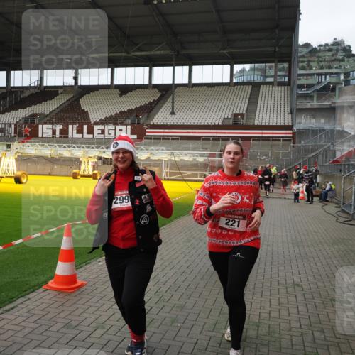 07.12.2025 - St. Pauli X-Mass-Run No. 15 Fabian Wolf http://msf.ph/oto/9397701 07.12.2025 10:46:35 Ziel 58, 81, 221, 479, 485, 639, 641, 921, 1040, 1043, 1242, 2092, 2303, 2306, 2488, 2536, 2960, 2965, 2998, 3001 meine-sportfotos.de