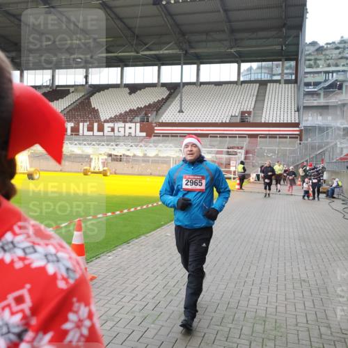 07.12.2025 - St. Pauli X-Mass-Run No. 15 Fabian Wolf http://msf.ph/oto/9397705 07.12.2025 10:46:36 Ziel 58, 81, 221, 479, 485, 639, 641, 921, 1040, 1043, 1242, 2092, 2488, 2536, 2960, 2965, 2998, 3001 meine-sportfotos.de