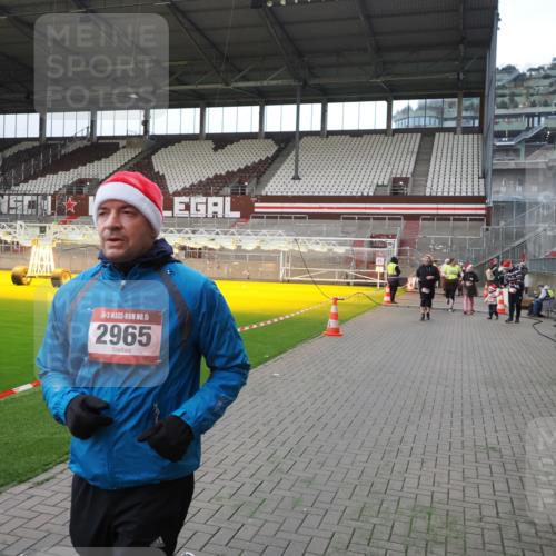 07.12.2025 - St. Pauli X-Mass-Run No. 15 Fabian Wolf http://msf.ph/oto/9397709 07.12.2025 10:46:37 Ziel 58, 81, 221, 479, 485, 639, 641, 921, 1040, 1043, 1242, 2092, 2488, 2536, 2960, 2965, 2998, 3001 meine-sportfotos.de