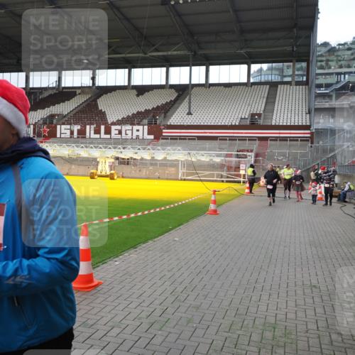 07.12.2025 - St. Pauli X-Mass-Run No. 15 Fabian Wolf http://msf.ph/oto/9397710 07.12.2025 10:46:37 Ziel 58, 81, 221, 479, 485, 639, 641, 921, 1040, 1043, 1242, 2092, 2488, 2536, 2960, 2965, 2998, 3001 meine-sportfotos.de
