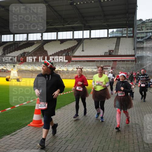 07.12.2025 - St. Pauli X-Mass-Run No. 15 Fabian Wolf http://msf.ph/oto/9397717 07.12.2025 10:46:43 Ziel 58, 81, 221, 921, 1242, 2488, 2536, 2965, 2989, 2993, 2998, 3001 meine-sportfotos.de