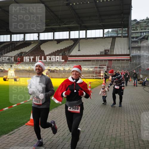 07.12.2025 - St. Pauli X-Mass-Run No. 15 Fabian Wolf http://msf.ph/oto/9397729 07.12.2025 10:46:46 Ziel 58, 81, 221, 921, 1242, 2488, 2536, 2965, 2989, 2993, 3001, 4593 meine-sportfotos.de
