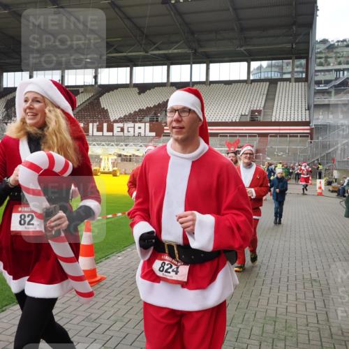 07.12.2025 - St. Pauli X-Mass-Run No. 15 Fabian Wolf http://msf.ph/oto/9397769 07.12.2025 10:46:58 Ziel 231, 821, 823, 824, 1359, 1362, 1747, 1750, 1872, 1875, 2957, 2989, 2993, 3123, 4593 meine-sportfotos.de