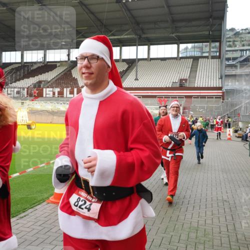 07.12.2025 - St. Pauli X-Mass-Run No. 15 Fabian Wolf http://msf.ph/oto/9397770 07.12.2025 10:46:58 Ziel 231, 821, 823, 824, 1359, 1362, 1747, 1750, 1872, 1875, 2957, 2989, 2993, 3123, 4593 meine-sportfotos.de