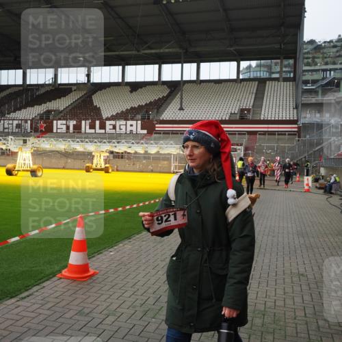 07.12.2025 - St. Pauli X-Mass-Run No. 15 Fabian Wolf http://msf.ph/oto/9397791 07.12.2025 10:47:07 Ziel 231, 821, 823, 824, 1171, 1359, 1362, 1747, 1750, 1819, 1872, 1875, 2115, 2957, 3029, 3123, 3344 meine-sportfotos.de