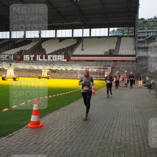 07.12.2025 - St. Pauli X-Mass-Run No. 15 Fabian Wolf http://msf.ph/oto/9397794 07.12.2025 10:47:08 Ziel 231, 821, 823, 824, 1171, 1359, 1362, 1747, 1750, 1819, 1872, 1875, 2115, 2200, 2957, 3029, 3123, 3344 meine-sportfotos.de