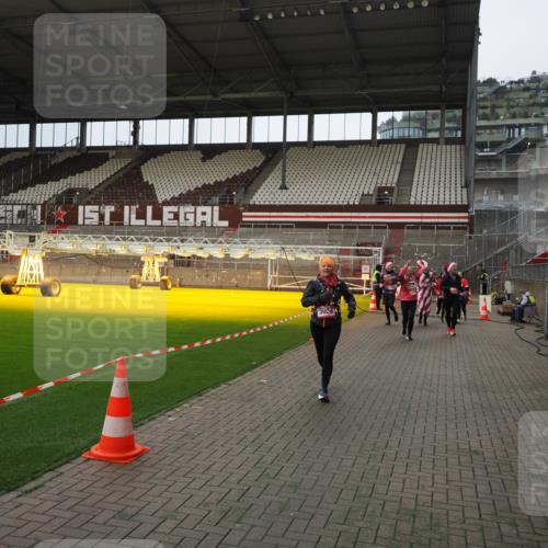 07.12.2025 - St. Pauli X-Mass-Run No. 15 Fabian Wolf http://msf.ph/oto/9397798 07.12.2025 10:47:10 Ziel 231, 1171, 1362, 1747, 1750, 1819, 1875, 2115, 2200, 2683, 2684, 2957, 3029, 3123, 3344 meine-sportfotos.de