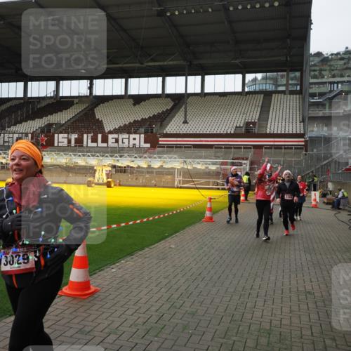 07.12.2025 - St. Pauli X-Mass-Run No. 15 Fabian Wolf http://msf.ph/oto/9397803 07.12.2025 10:47:12 Ziel 231, 1171, 1750, 1819, 2115, 2200, 2683, 2684, 2957, 3029, 3123, 3344 meine-sportfotos.de
