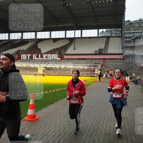 07.12.2025 - St. Pauli X-Mass-Run No. 15 Fabian Wolf http://msf.ph/oto/9397826 07.12.2025 10:47:17 Ziel 231, 1171, 1819, 2115, 2200, 2683, 2684, 3029, 3344 meine-sportfotos.de