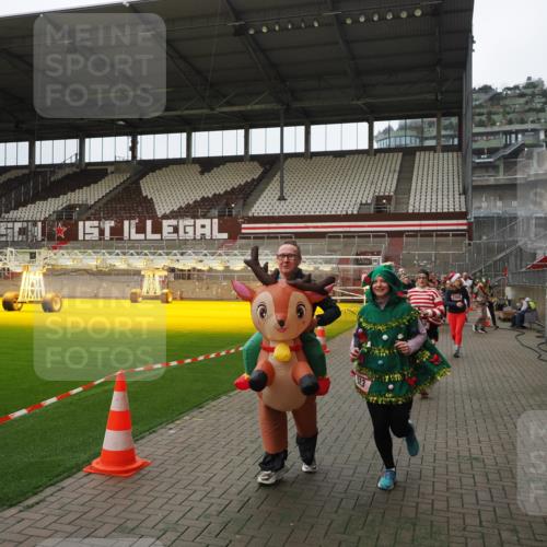 07.12.2025 - St. Pauli X-Mass-Run No. 15 Fabian Wolf http://msf.ph/oto/9397831 07.12.2025 10:47:26 Ziel 60, 78, 309, 522, 523, 1171, 1182, 1819, 1847, 1848, 1863, 2200, 2683, 2684, 3101, 3102, 3104, 3105, 3360, 4853, 4868, 4869 meine-sportfotos.de