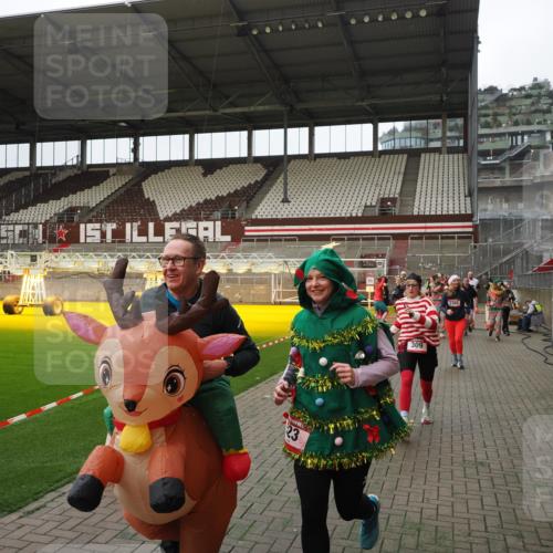 07.12.2025 - St. Pauli X-Mass-Run No. 15 Fabian Wolf http://msf.ph/oto/9397834 07.12.2025 10:47:26 Ziel 60, 78, 309, 522, 523, 1171, 1182, 1819, 1847, 1848, 1863, 2200, 2683, 2684, 3101, 3102, 3104, 3105, 3360, 4853, 4868, 4869 meine-sportfotos.de