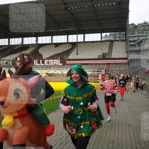 07.12.2025 - St. Pauli X-Mass-Run No. 15 Fabian Wolf http://msf.ph/oto/9397835 07.12.2025 10:47:26 Ziel 60, 78, 309, 522, 523, 1171, 1182, 1819, 1847, 1848, 1863, 2200, 2683, 2684, 3101, 3102, 3104, 3105, 3360, 4853, 4868, 4869 meine-sportfotos.de